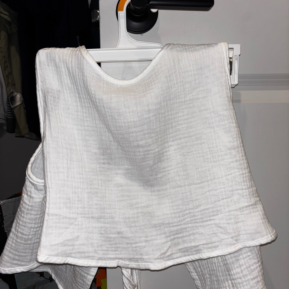 SHEIN White Crop Top